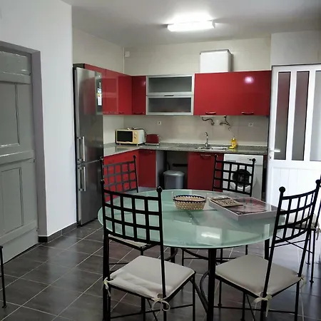 Guest house Sleep & Go Airport Faro