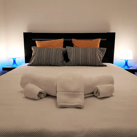 Sleep & Go Airport بيت ضيافة فارو