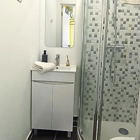 Konukevi Sleep & Go Airport Faro